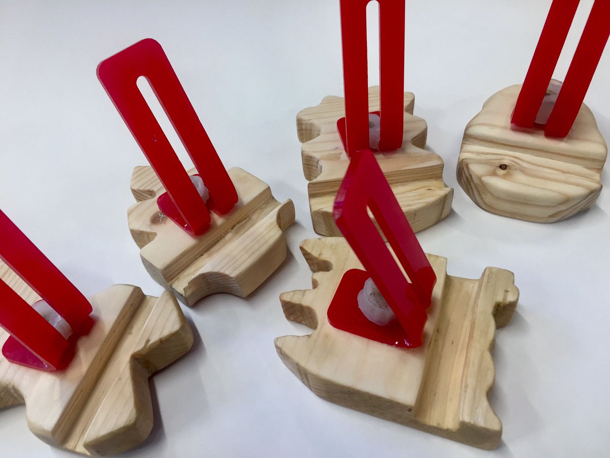 MrsDaviesDT's tweet photo. Year 8 @chepstowschool Mobile phone holder project! Very interesting and challenging shapes and ideas. A lot of tools and processes being used! Da Iawn Year 8! 👏 #challenge #DRICE #skills https://t.co/DxkLJEb1z7