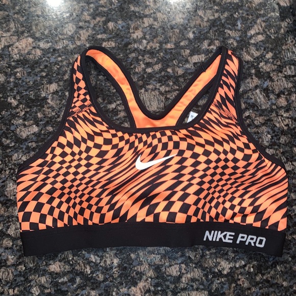 Panda_b3ar's tweet photo. So good I had to share! Check out all the items I'm loving on @Poshmarkapp #poshmark #fashion #style #shopmycloset #hm #pinkvictoriassecret #nike: https://t.co/9cvLuylvl6 https://t.co/fg9oQ7B0jF