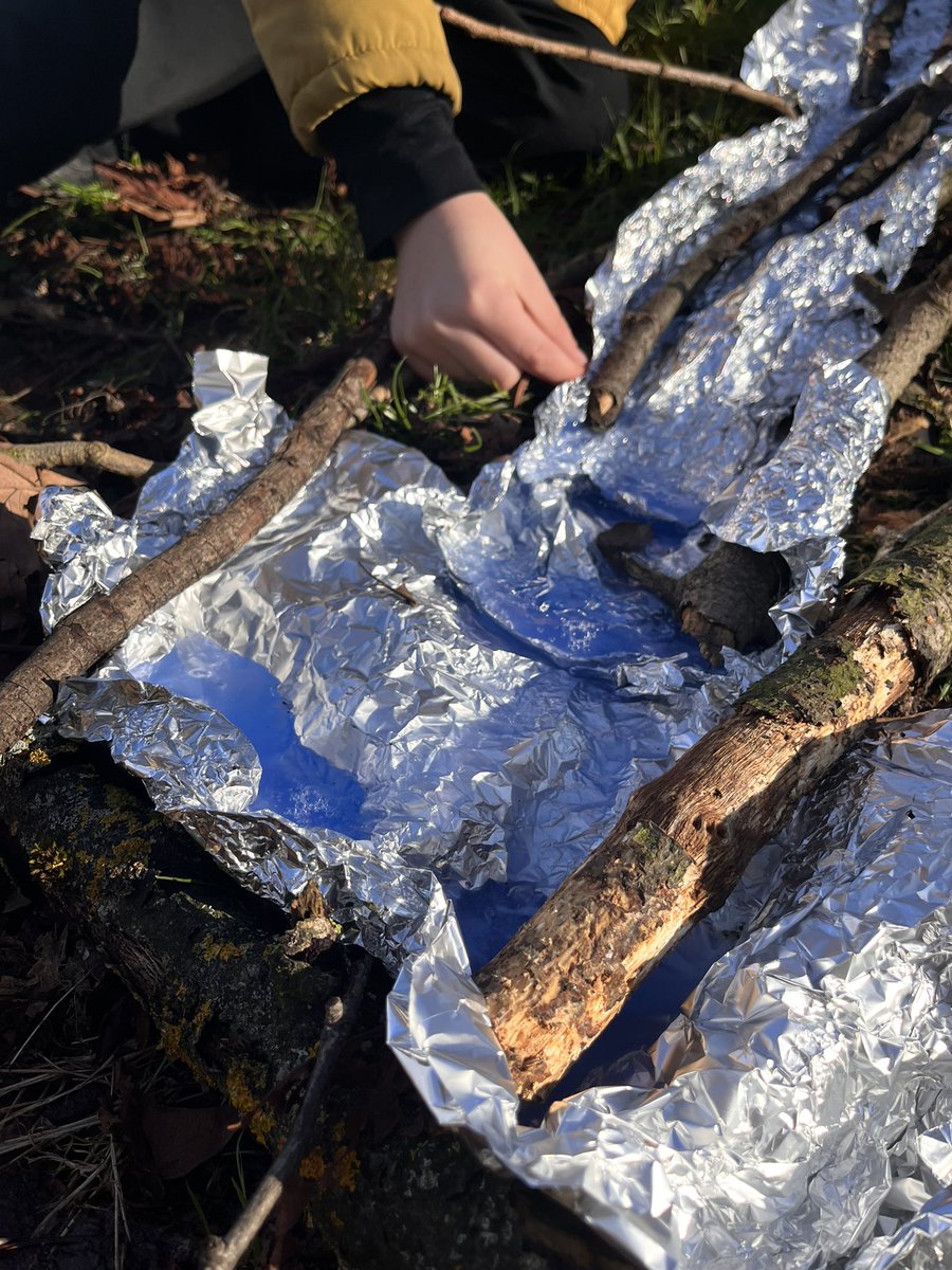 Bridgeview_Hull's tweet photo. ##ClassLockwood had a fabulous geography lesson today, this half terms topic is rivers! We made our own at the park using tinfoil, we identified different features of the river including the river bank and the river mouth! #watercycle  #geographers 🌊 💧 https://t.co/A50ByGY5cs