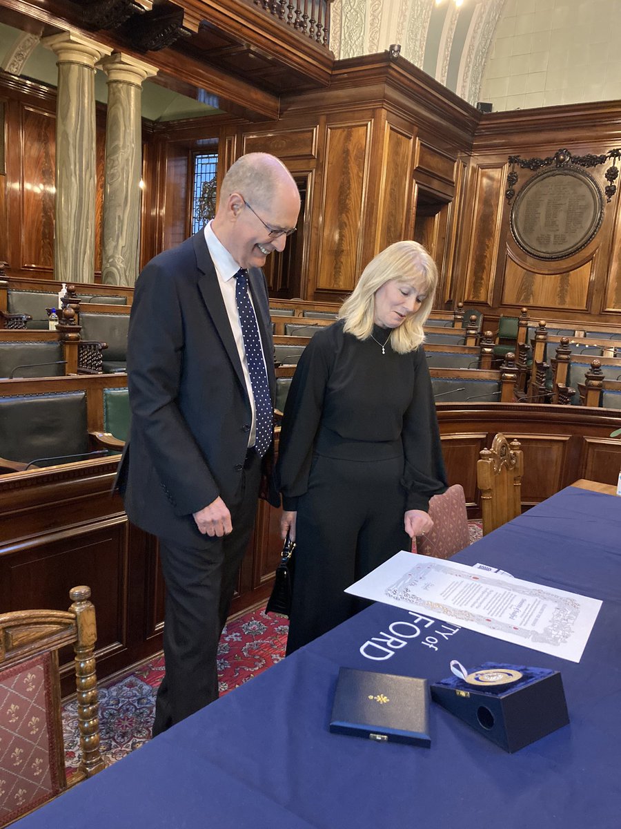 mrsjpt's tweet photo. Vice-Chancellor @ShirleyCongdon and @LordLtWY here at the beautiful #Bradford Town Hall for this evening’s #QueensAnniversaryPrize celebration @UOBPartnerships @UniofBradford @resandmag @bradford2025 #Archaeology #research https://t.co/6qFAahjR3b