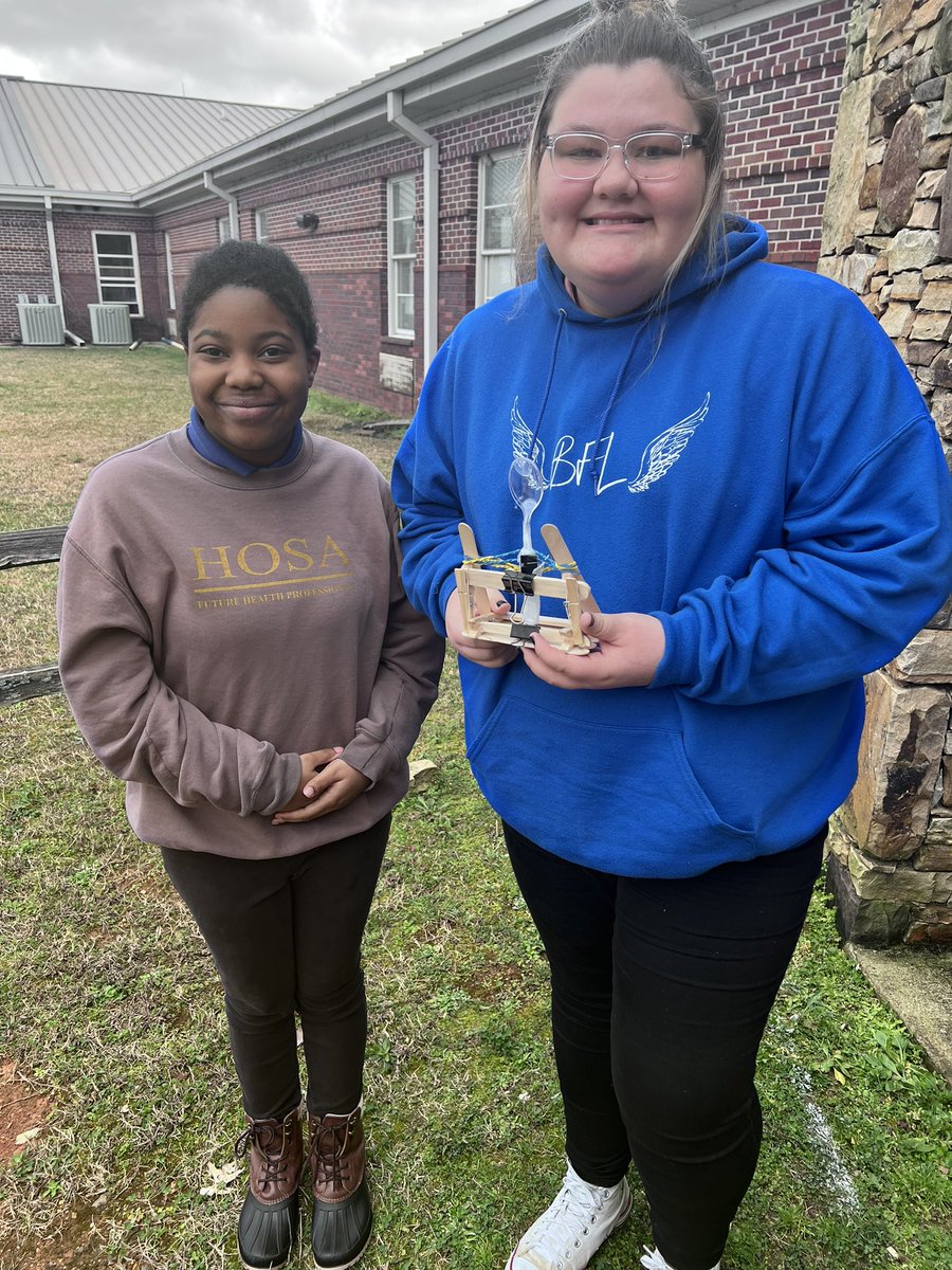 JessicaDorough's tweet photo. Catapult Day has been Exciting!!!! #goodasgold #goldstandard @lincolnhs https://t.co/Hr1hFD6S4U