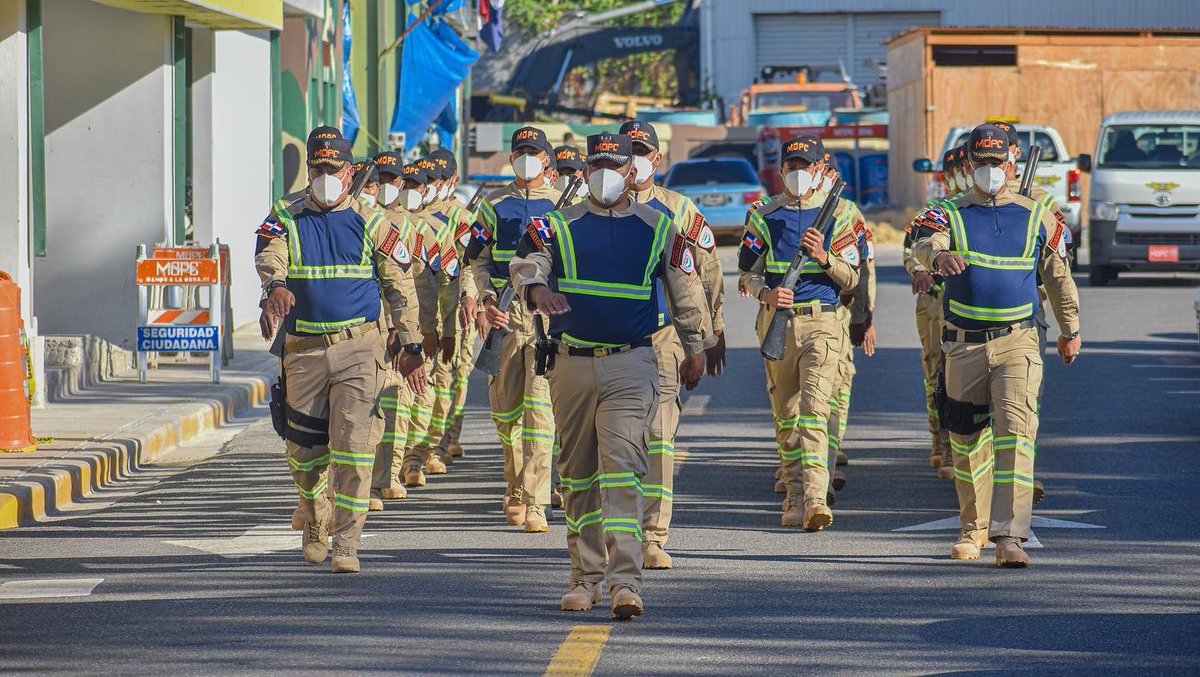 Con el objetivo de brindar protección y seguridad al derecho de vías de las principales carreteras y autopistas del país, presentamos (CODEVIAL)
para evitar la construcción de obras y accesos ilegales.