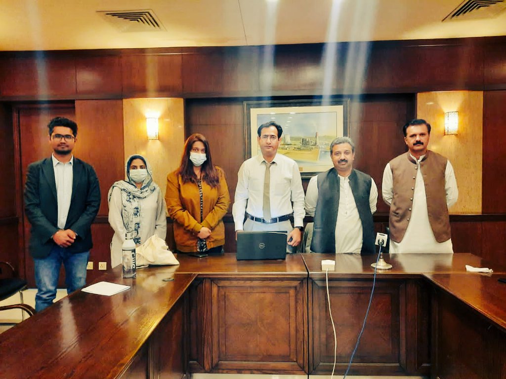 PakChinaSC's tweet photo. Today Pakistani Students (Touseef &amp; Co) met with 
@pmln_org Central Wing Members 
Sir Sultan Ranjha &amp; Ma'am Saira.
These Points has been discussed:
Resume Visas for stranded students as soon as possible
@Marriyum_A @ranamashhood https://t.co/Rv23QgBpb3