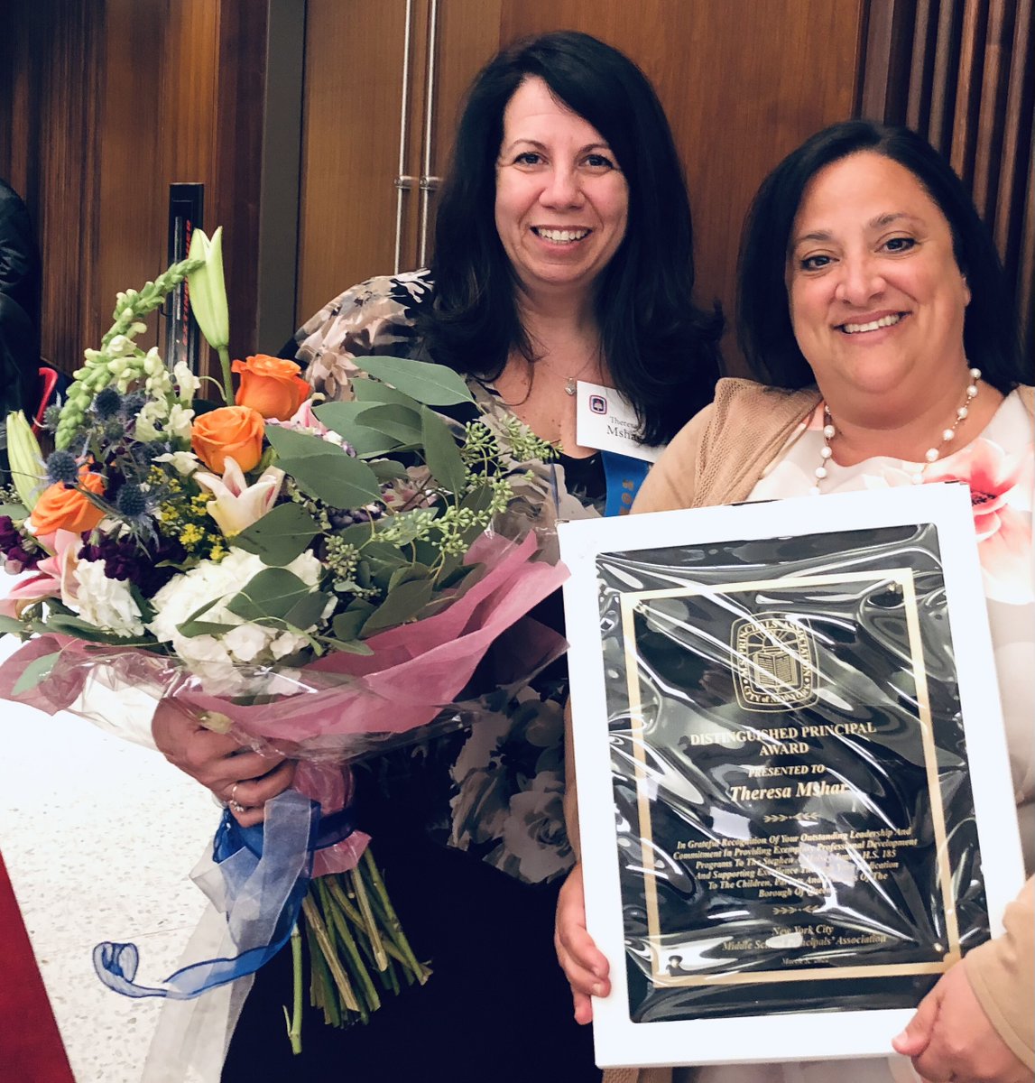 NYCSchoolsD25's tweet photo. Congratulations D25 @PrincipalMshar from JHS 185 for being honored by the @mspanyc1 Middle School Principals Association. Thank you for being an amazing leader and for everything you do for the children of District 25. #Q185 @NYCSchools @QueensNorthBCO @bleekerpride https://t.co/acFJC91rRq