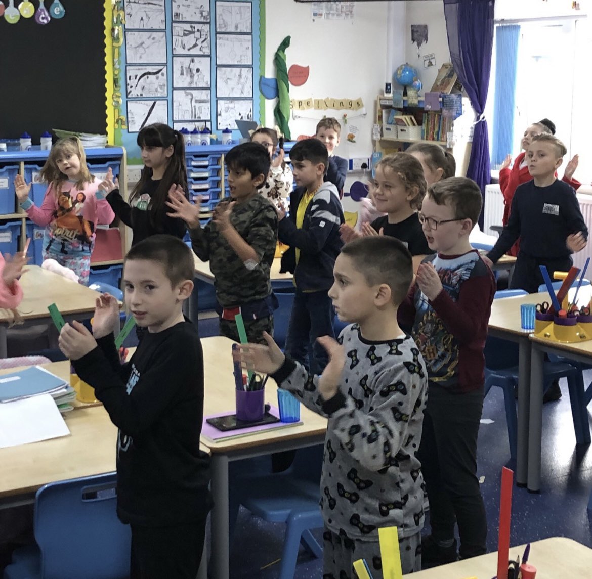 Class 4 have been moving to the beat of  ‘Lean On Me’ by Bill Withers in Music. https://t.co/zmqQxjJgsG