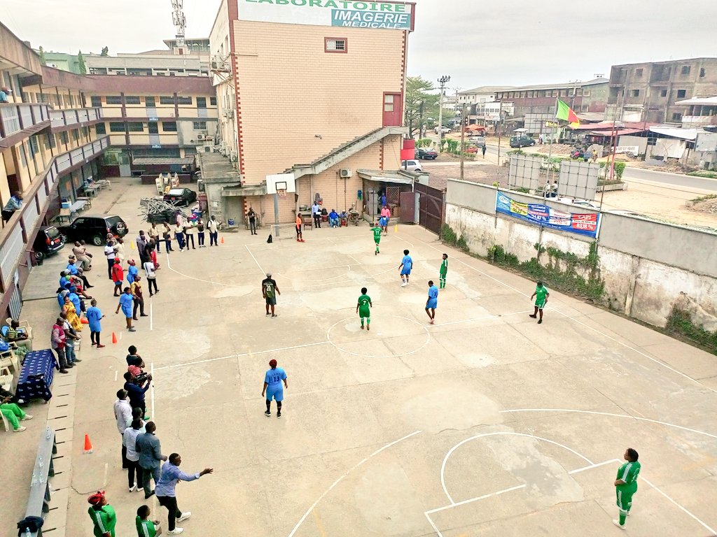 iucdouala's tweet photo. #JIF2022 | IUC, l'excellence à tous les niveaux.

 Bravos aux femmes de l'#IUC qui ont remporté la rencontre au score de 2 VS 1.

Une très belle rencontre avec les femmes du #CEFTI  et celles de la PDMD qui n'ont pas démérité.
#IUC #iucdouala https://t.co/PXN1PWw4LH