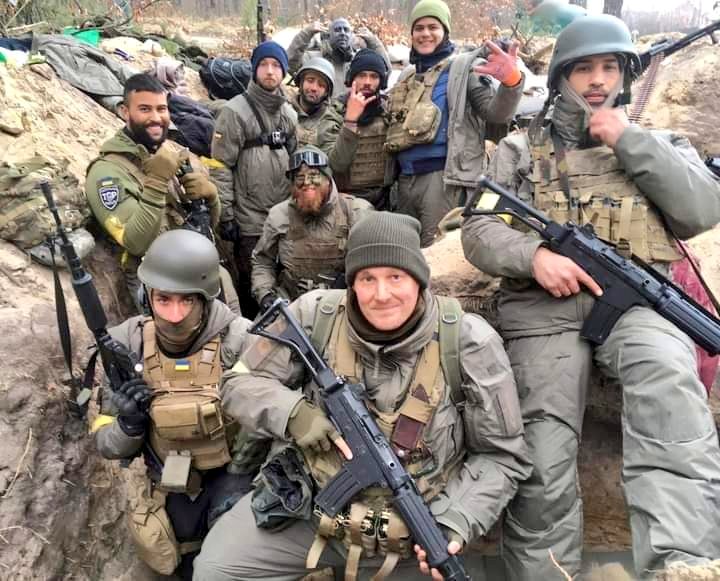 Biz_Ukraine_Mag's tweet image. BREAKING: The first volunteers of Ukraine's International Legion have joined the defense of Kyiv. The unit includes volunteers from the United States, Great Britain, Sweden, Lithuania, Mexico and India. Around 20,000 have so far sought to enlist in this global force for good