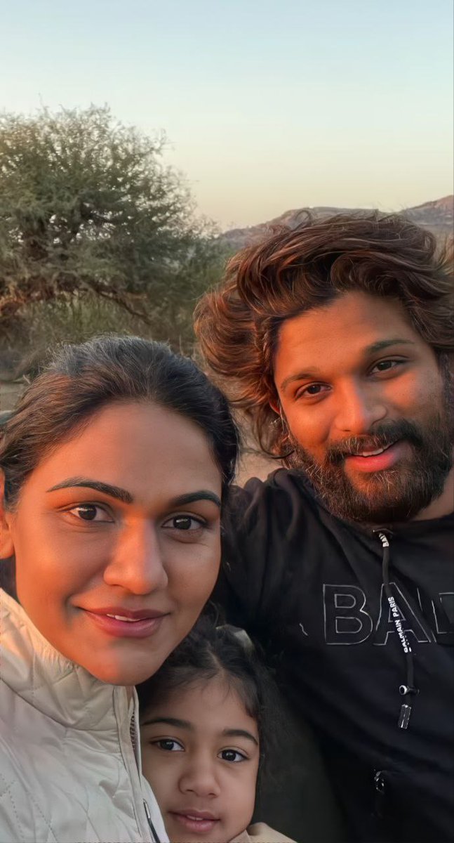RakeshS14811566's tweet photo. #AlluFamily Icon StAAr Allu Arjun Garu with Allu Sneha reddy garu 
#bestcouple #HappyAnniversary #AlluArjun #AlluSnehaReddy https://t.co/vGXJSDER6u