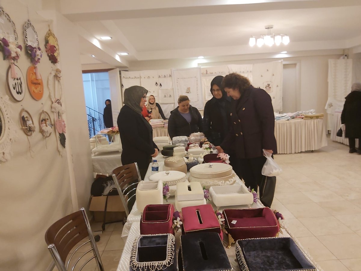 AKKadinDenizli's tweet photo. #KadınlarlaBüyükTürkiyeYolunda #Lalezar #Kermes https://t.co/64lhtK8ANE