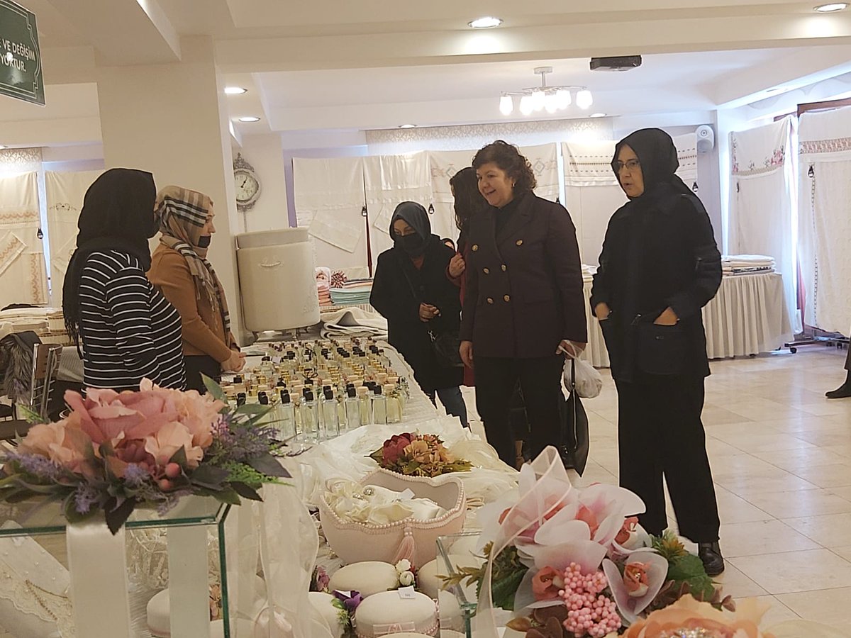 AKKadinDenizli's tweet photo. #KadınlarlaBüyükTürkiyeYolunda #Lalezar #Kermes https://t.co/64lhtK8ANE