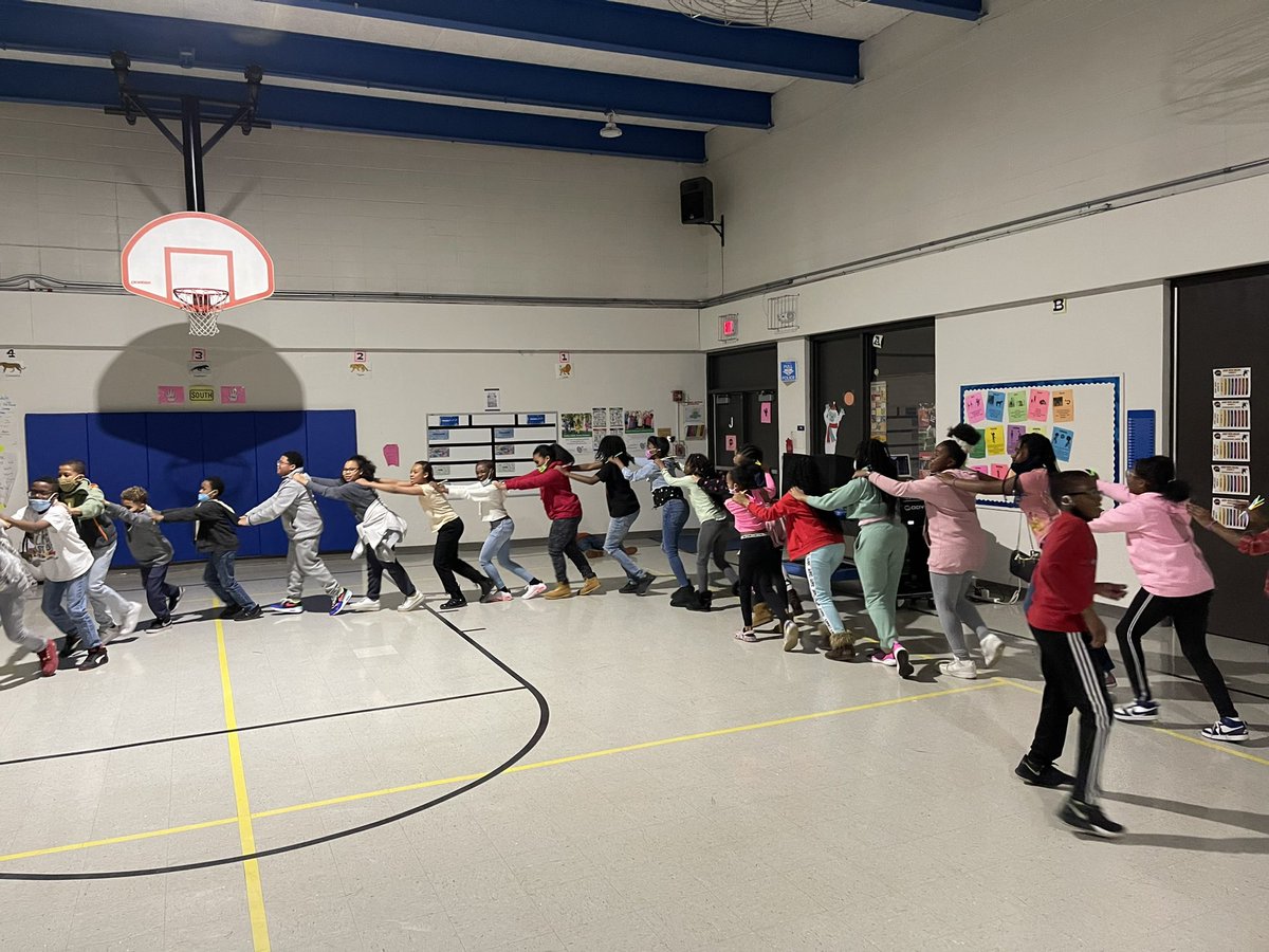 TamikaBritten's tweet photo. 5th grade enjoys glow dance party at @TheHornetsHive school wide PBIS celebration https://t.co/oEhCMgbQXH