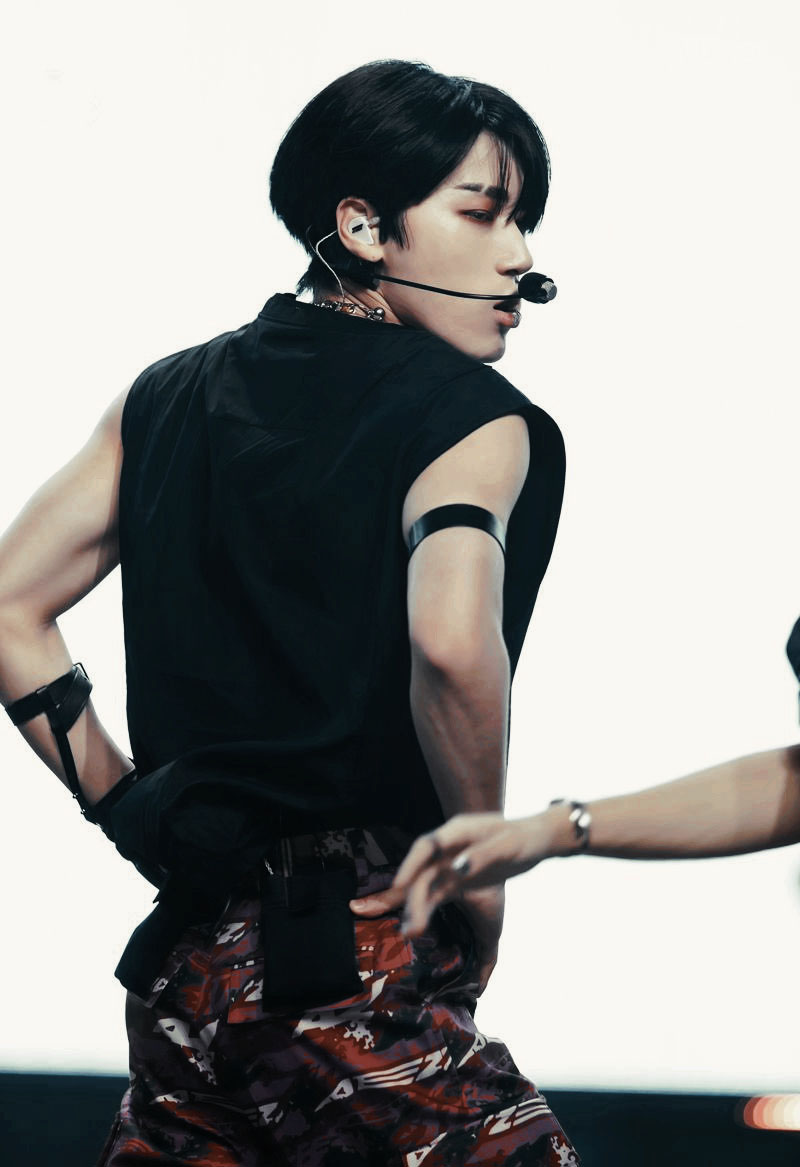 PANTHERAKlLLS's tweet photo. ━ ₊˚ 𝐏𝐀𝐍𝐓𝐇𝐄𝐑𝐀 𝐏𝐄𝐑𝐅𝐎𝐑𝐌𝐒 @ 𝐃𝐀𝐋𝐁𝐈𝐓'𝐒 𝐒𝐎𝐔𝐍𝐃𝐒 𝐅𝐎𝐑 𝐊𝐈𝐃𝐒 𝐂𝐇𝐀𝐑𝐈𝐓𝐘 𝐂𝐎𝐍𝐂𝐄𝐑𝐓!

𝐌𝐄𝐌𝐁𝐄𝐑 : ANGEL ( @ZHXYLUO )
[ 𝟐𝟐𝟎𝟑𝟎𝟔 ] https://t.co/svwQrQl9T3