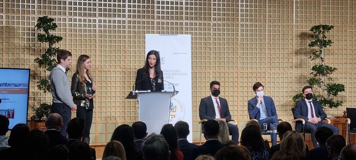 <a href="/CasinoEnseignes/">Casino, Spar, Vival</a> X <a href="/CodaBene/">CodaBene</a>, vainqueurs de la section «Projet collaboratif du commerce et de ses partenaires» pour son initiative de lutte contre le gaspillage alimentaire: DLC Mémo, outil qui permet de sauver plus de 2,5M de produits chaque mois grâce à l’ #IA. @KocabicakMelek