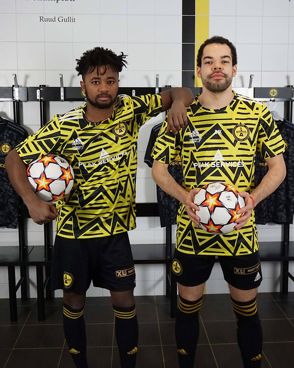 TronderLynSr's tweet photo. 🐯 𝕥ꫝꫀ 𝕥ⅈᧁꫀ𝕣 ડ𝕥𝕣ⅈρꫀડ
TRLYNSR pre-match kit 2022
#trlynsr2022 #peakservices https://t.co/jWdbRRZJb8