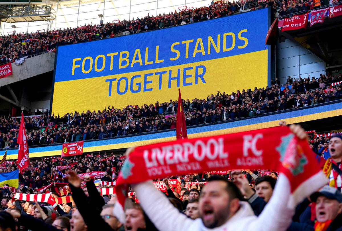 UKinVietnam's tweet photo. Last weekend, all 20 @premierleague teams, players and fans all over the country showed grand displays of solidarity &amp; support for 🇺🇦 &amp; opposition to the war. Stadiums across the country were filled with blue and yellow 🇺🇦.
#StandwithUkraine #FootballStandsTogether https://t.co/nGnS3eW305