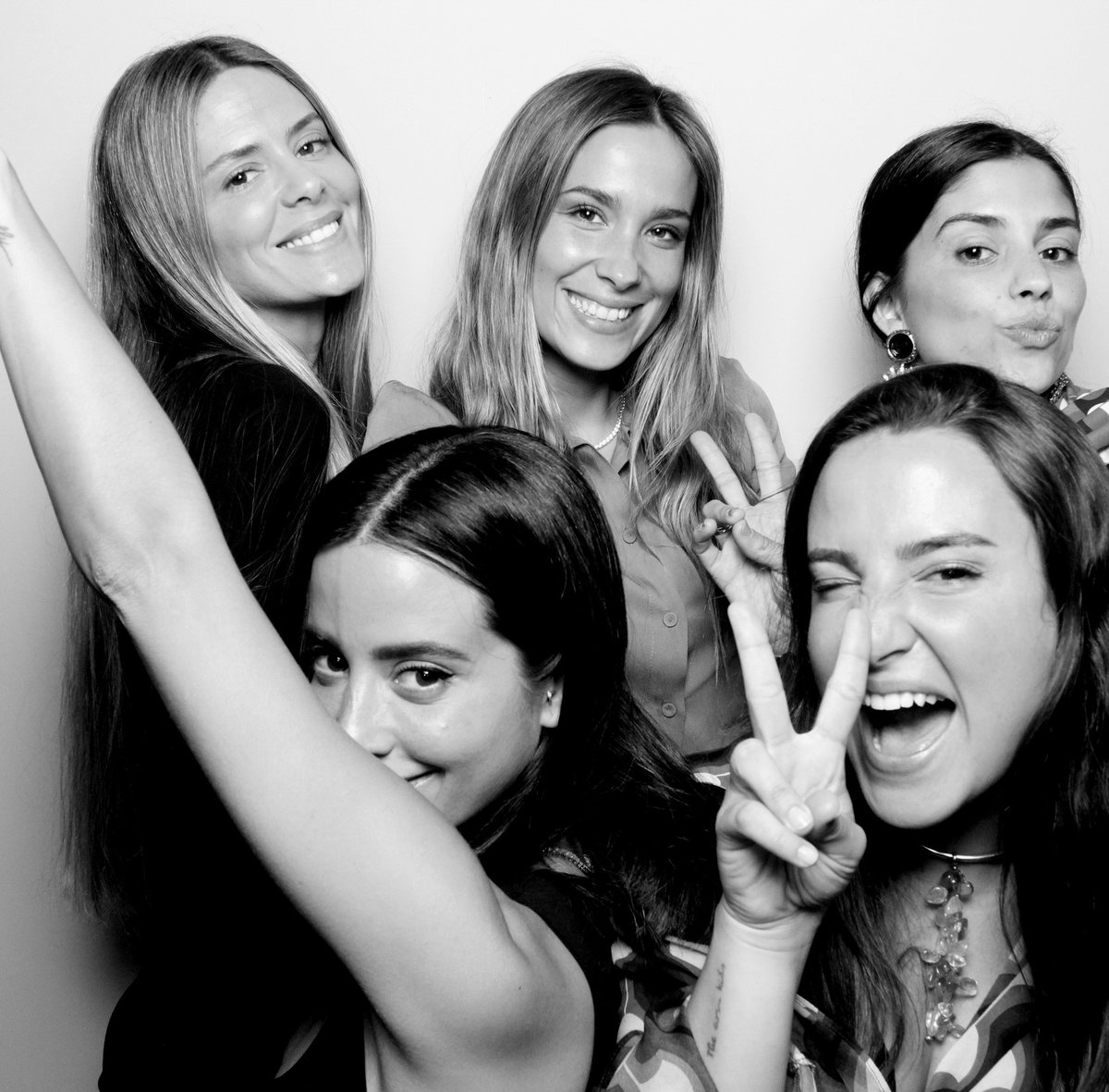 Esfering's tweet photo. Oh my God! 🤩

Fiestón de ENEA Clínica✨

Powered by Esfering Photobooth 📸

#photoboothevent #photoboothpremium #photobooth #photocall #photoboothesfering #luxurycam #eneaexperience https://t.co/UdNA9ueeqp