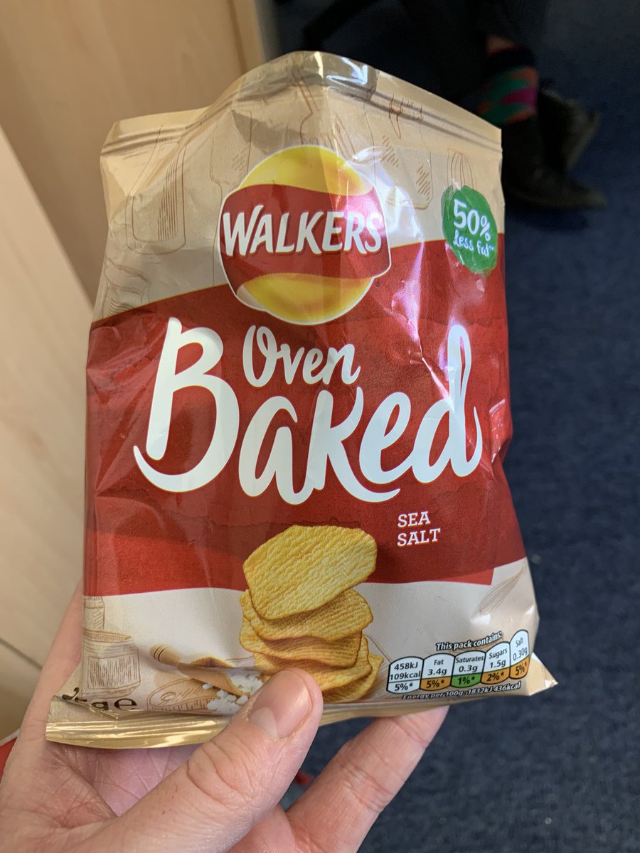 Badow_P's tweet photo. @_garylineker @walkers_crisps that’s all the crisps in my packet. Bloody thatchers Britain! https://t.co/e5ipqEbkF5