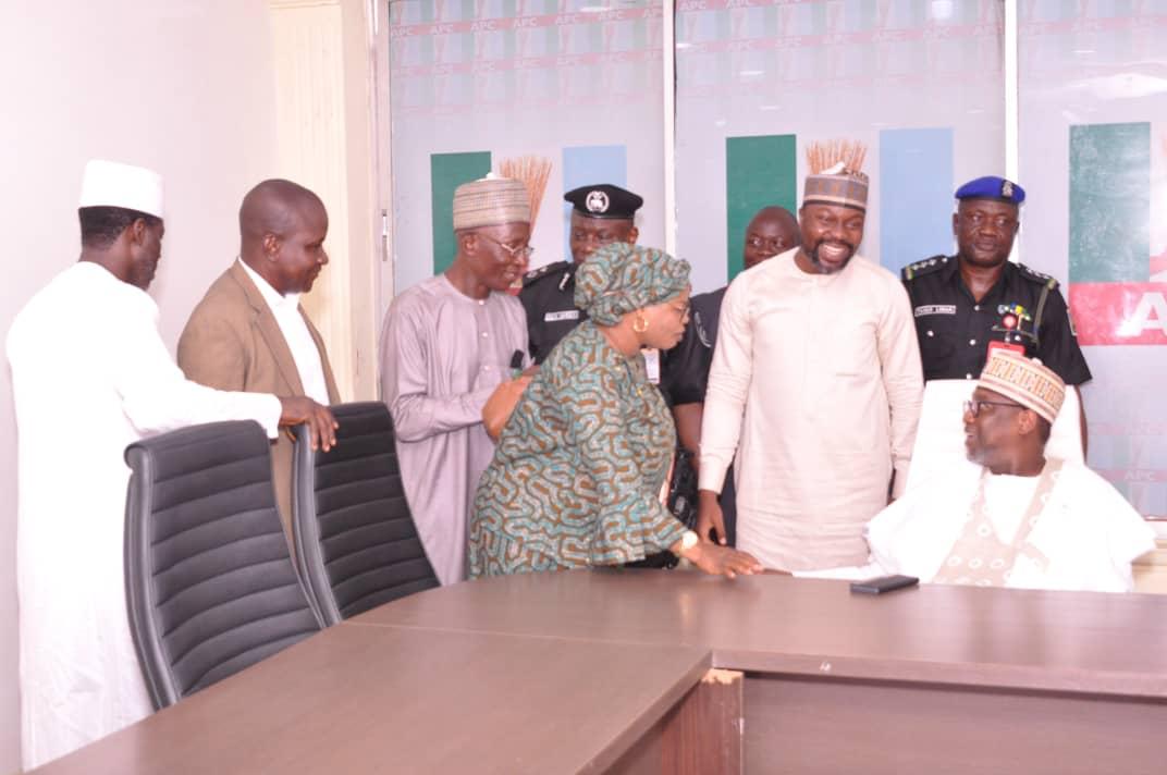 phalalb007's tweet photo. I wish to use this medium to congratulate our Amiable governor, Abubakar Sani Bello as he presides over the caretaker/Extra-Ordinary Convention Planning Committee of the APC at the National Secretariat. More wisdom &amp; power to his elbow as he serve our great party &amp; the nation. https://t.co/Q0sjmGYOyj
