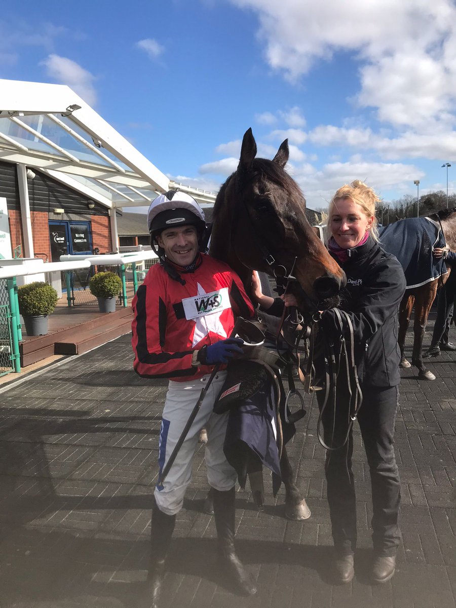 DavidPipeRacing's tweet photo. A great performance from Via Dolorosa to make all @Southwell_Races under a well-judged ride from @tommyscu https://t.co/Ybjh1BLy4c