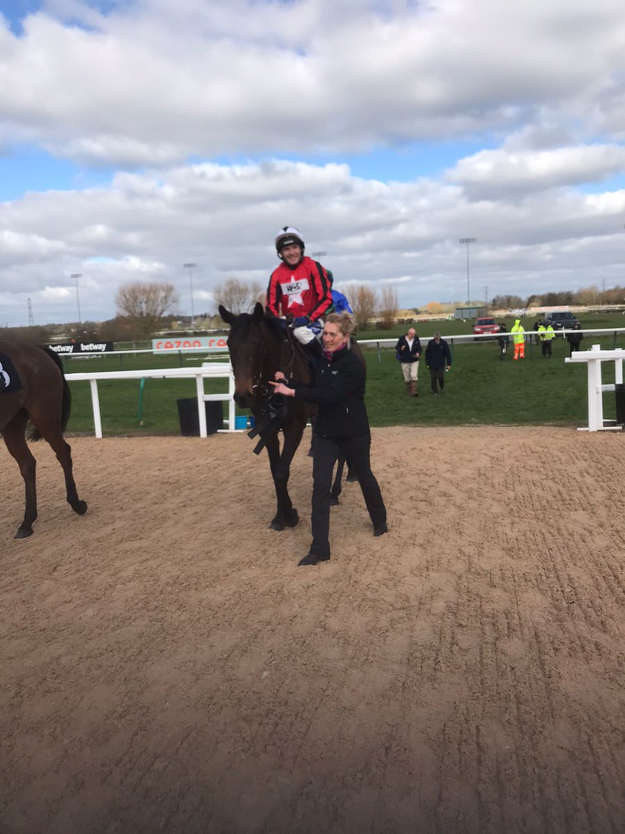 DavidPipeRacing's tweet photo. A great performance from Via Dolorosa to make all @Southwell_Races under a well-judged ride from @tommyscu https://t.co/Ybjh1BLy4c