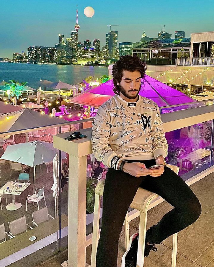 haroonxlove7's tweet photo. Haan hassi bun gye,haan nami bun gye tum mere asmaan meri zameen bun gaye😣💕

Ruposh Hits 100M Views https://t.co/1XFxhKBBNI