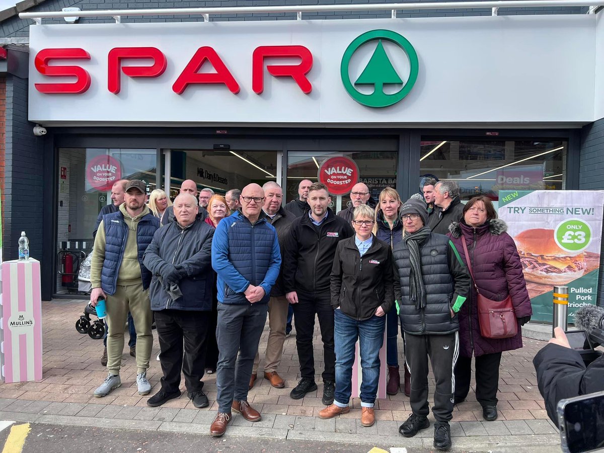 FallsFein's tweet photo. Local community activists including our Cumann offering support to the workers in the Spar at Twin Spires, following the recent disgraceful attacks.

Those involved in these pathetic and futile attacks must get off the backs of our community. @PatSheehanMLA https://t.co/heijAvQrCp