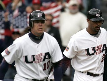 Drianrogelio's tweet photo. #OTD 7/3/2006. Con sendos jonrones de Derrek Lee y Chipper Jones, USA vencía 2x0 a México en lo que significó el primer juego en la historia de los Clásicos Mundiales de Béisbol para ambas naciones. El derecho Jake Peavy y seis relevistas se combinaron para la blanqueada. #WBC06 https://t.co/wkyMss36tX