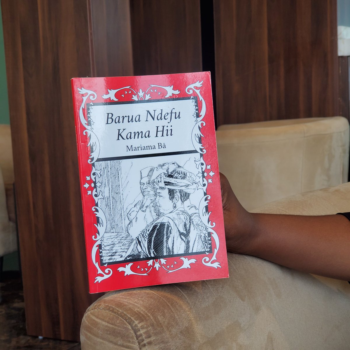 Celebrating our #FemaleAuthors 
Mariama Bâ was a Senegalese author and feminist, whose two novels were both translated into more than a dozen languages. So Long a Letter (1979) and Scarlet Song (1981)

This is the Swahili translation to the book, So Long a Letter

#WomansDay