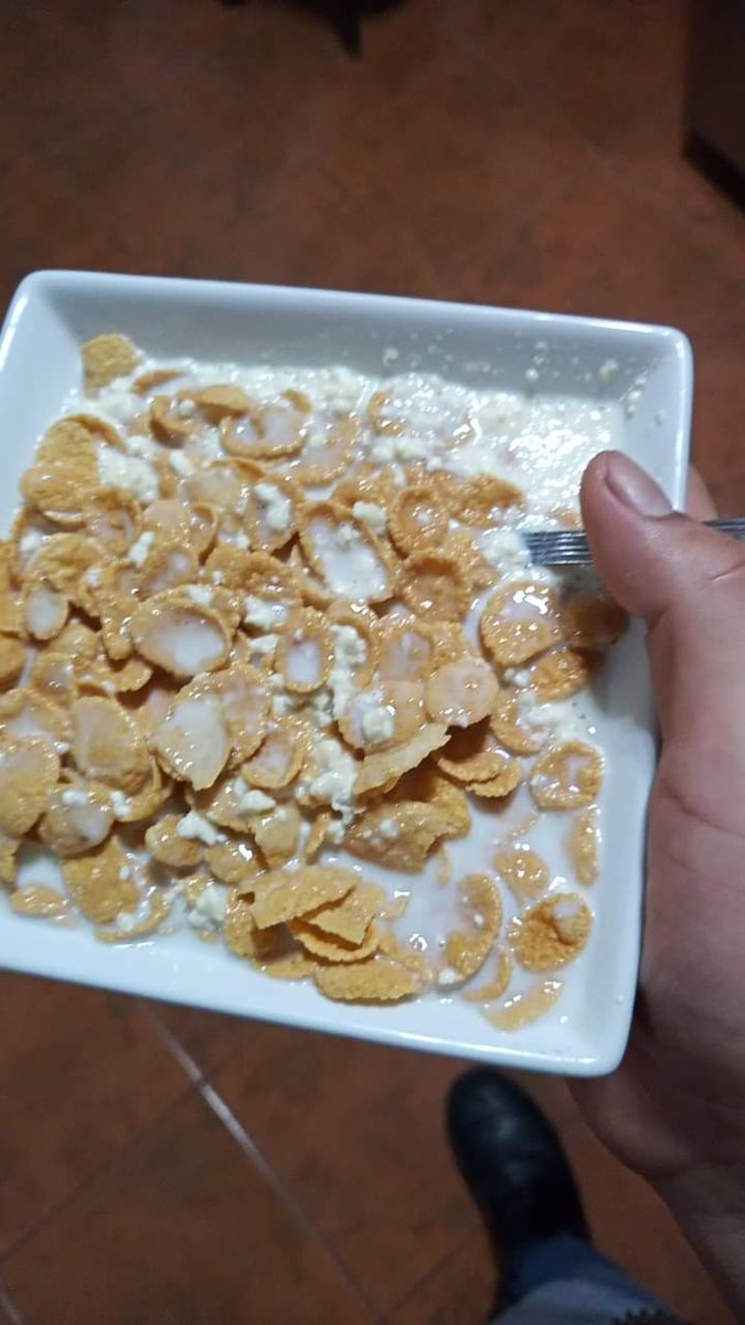 cepillin123's tweet photo. Aqui comiendo un platito rico con queso como todo mexicano para empezar, @oscar_mezar apoco no este es un plato extravagante y rico solo le falta pimienta negra recién molida https://t.co/d2zxPMZtmY