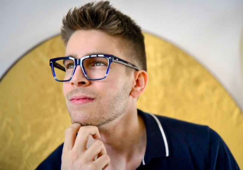 EyewearFaniel's tweet photo. Seguro y carismático, AQUÍ está el retorno de la Fuerza.
Disponible en cuatro colores.

Modelo: Force
Color: Midnight

#force #fanieleyewear #optique #design #goodvibes #energie #force #positif #style #fashion #nouveau #amazing #menfashion #creativite #quebec #gafas #optique https://t.co/BLbNNT8N2p
