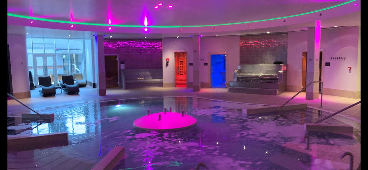 Our customer requested an early morning demonstration of our Lavor Dynamic Floor scrubber dryer for their 5* venue and we were only to happy to help 
#5*Cleaningfora5*venue #7AMstart