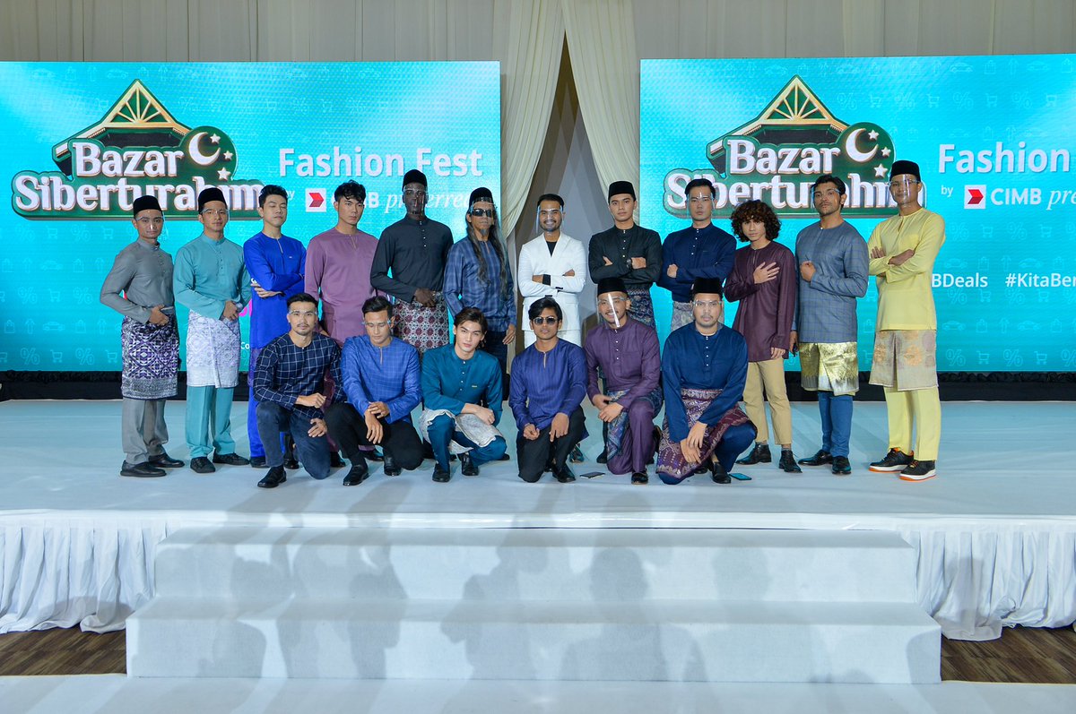 naqibnotfool's tweet photo. Alhamdulillah done with the NR RAYA 2022 Fashion Show! Thank you abg @saifulapek for the Cameo!! #CIMBPREFERRED #BAZARSIBERTURAHIMCIMB https://t.co/WJqAqv0O05