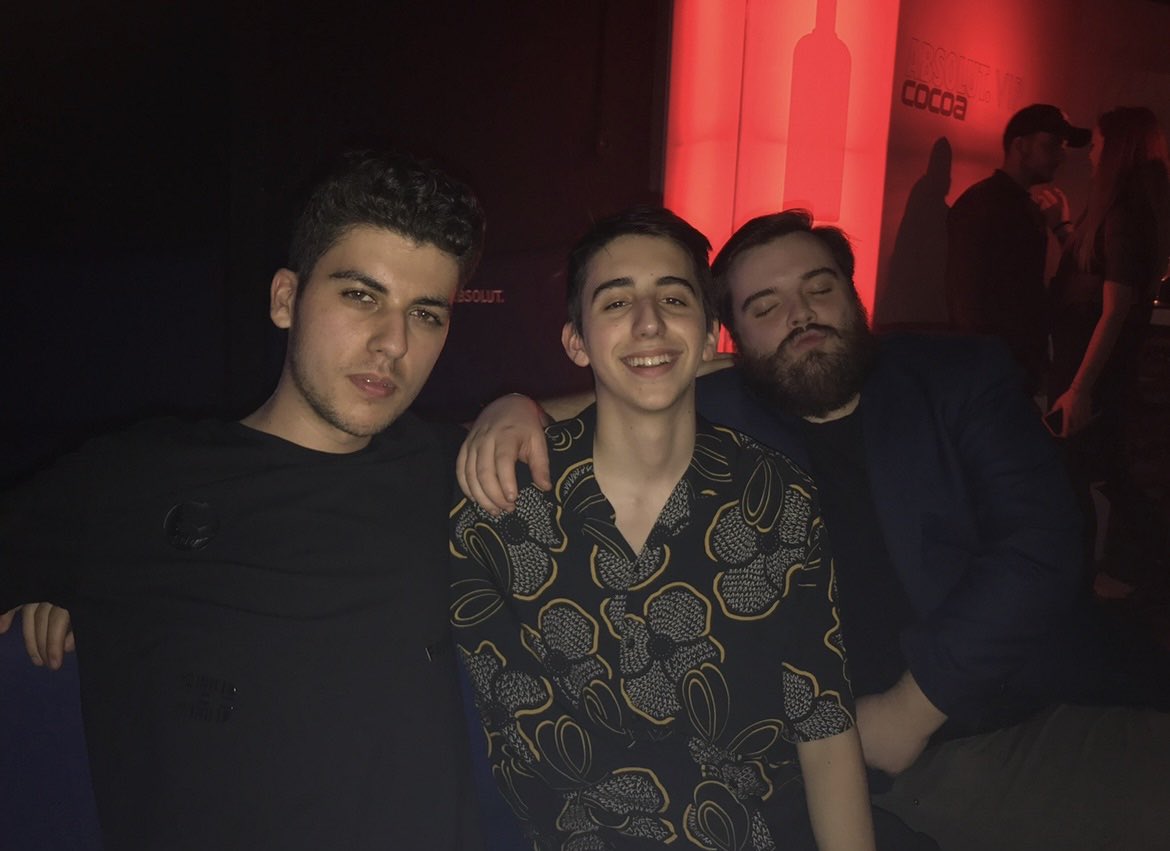 Goorgo's tweet photo. Heretics-Koi hoy por un puesto en los playoffs y yo solo puedo pensar en esta foto de hace 4 años https://t.co/MDFWidczO3