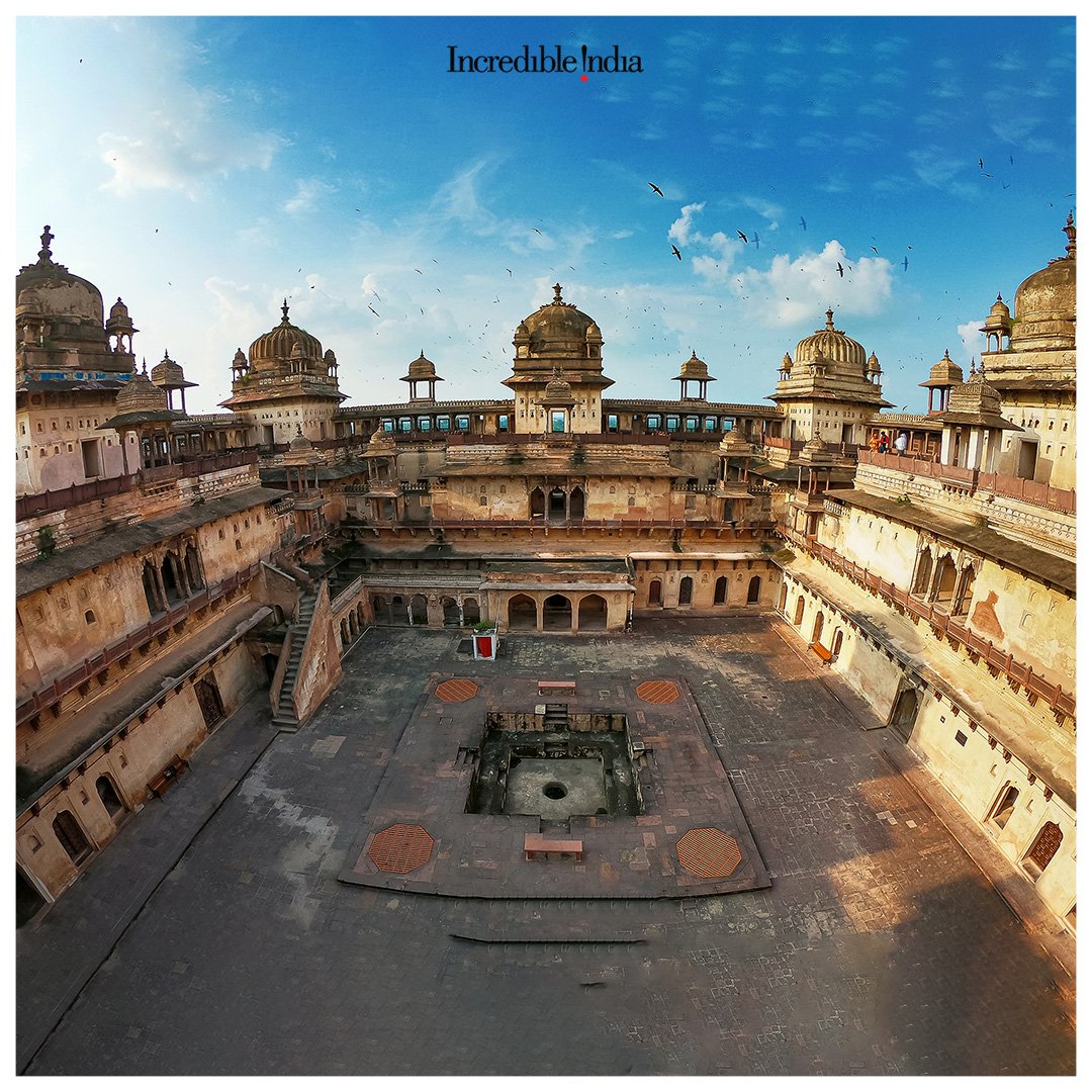 incredibleindia's tweet photo. Looking for a peaceful escape away from the city lights? 

Head to the historic town of Orchha in Madhya Pradesh! An amalgamation of art, architecture and culture, the place is a trail to the bygone 16th Century. 
#DekhoApnaDesh
@MPTourism 

PC: @2ghumakkar https://t.co/9Og7ShqBX2