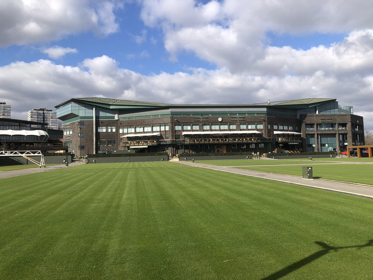 BritUniTennis's tweet photo. Terrific experience and high level tennis win for the GB π¬π§ Uni Tennis Team yesterday. Many thanks @Wimbledon who could not be better hosts. https://t.co/vJK26otNm8