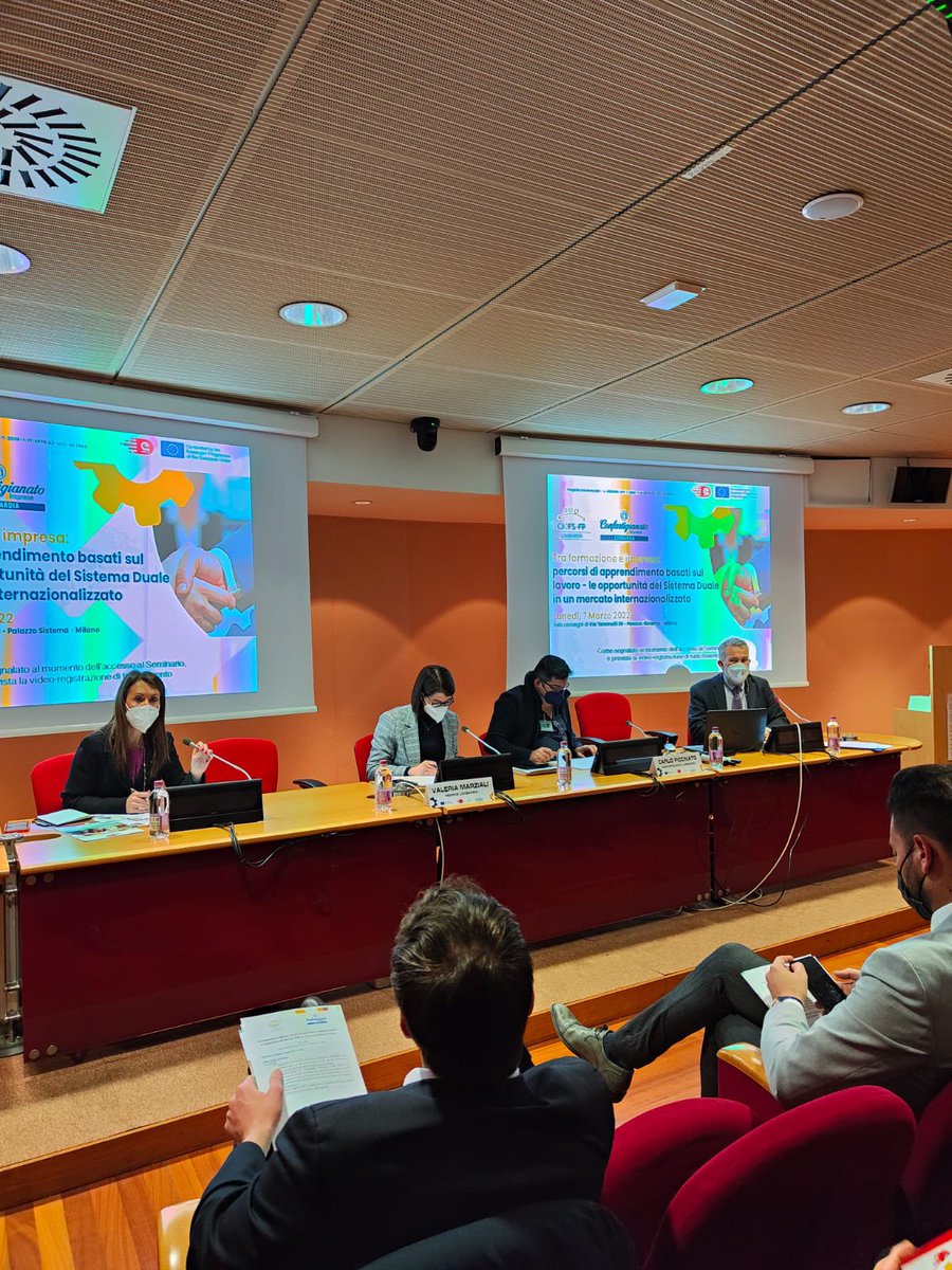 ConfartigLomb's tweet photo. È in corso il seminario, organizzato da Confartigianato Lombardia e #CIOFS FP Lombardia “Tra #formazione e #impresa” sulle opportunità del #SistemaDuale in un mercato internazionalizzato, a conclusione del progetto Erasmus https://t.co/87OWSljGyc #lavoro #erasmus https://t.co/1yjJe82qIa