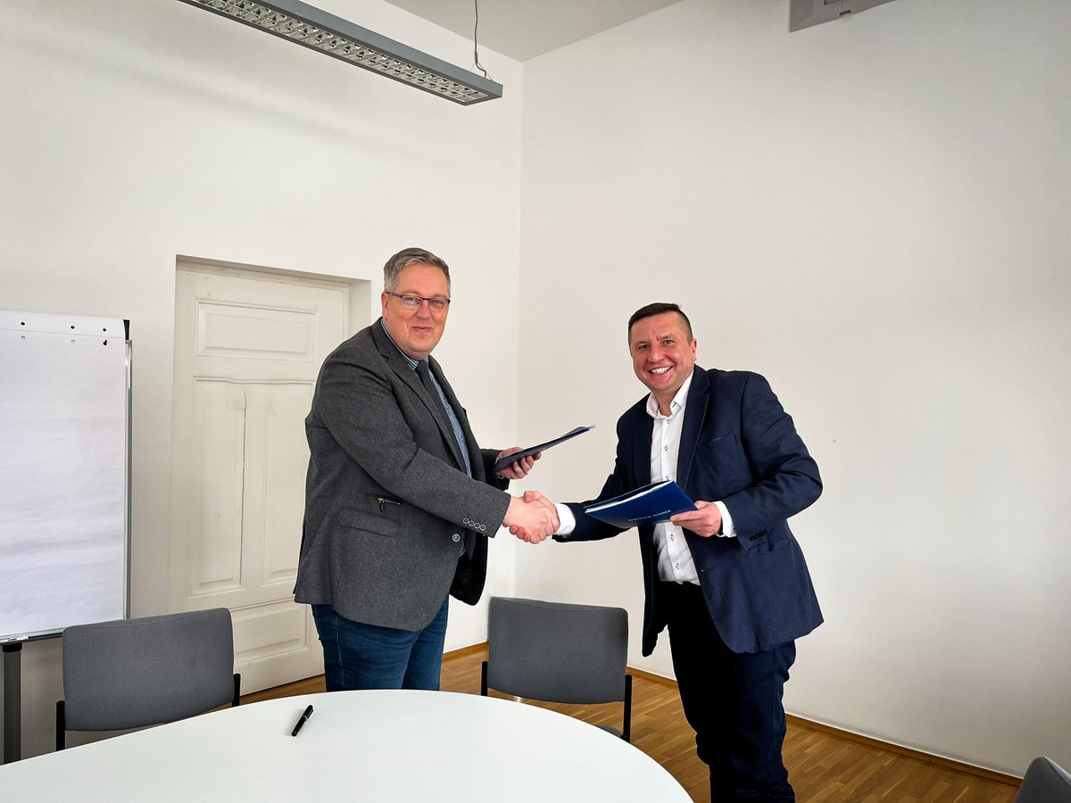 MITKrakow's tweet image. Dziś podpisaliśmy umowę z firmą Deko-Bau sp. z o.o. na kompleksowe wykonanie wystawy stałej Muzeum! 
#mimkraków #muzeuminżynieriimiejskiej #dekobau #wystawastała