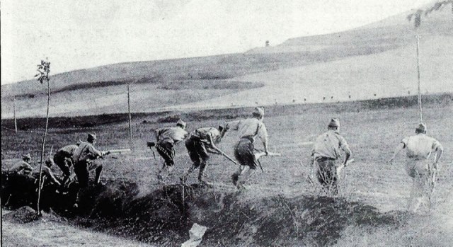 civil_spanish's tweet photo. The #Loyalist forces in #Aragon are exhausted and lack guns and ammunition. The #Francoist offensive that started #OTD 1938 has already breached the #loyalist lines by the end of the day. Even though the #Repubilcan high command does not consider the situation to be dangerous. https://t.co/8kE8xR0PQ3