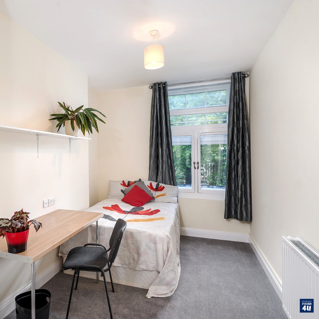 StudentRooms4U's tweet photo. ONLY ONE 2 BED PROPERTY REMAINING FOR 2022/23! 😮

#studentaccommodationplymouth #studentrooms4u #universityofplymouth #studentaccommodation #plymouthuk #studentapartment #nodeposit #virtualviewings #studentletsplymouth #studenthousing #studentliving https://t.co/yxm0Fxermy