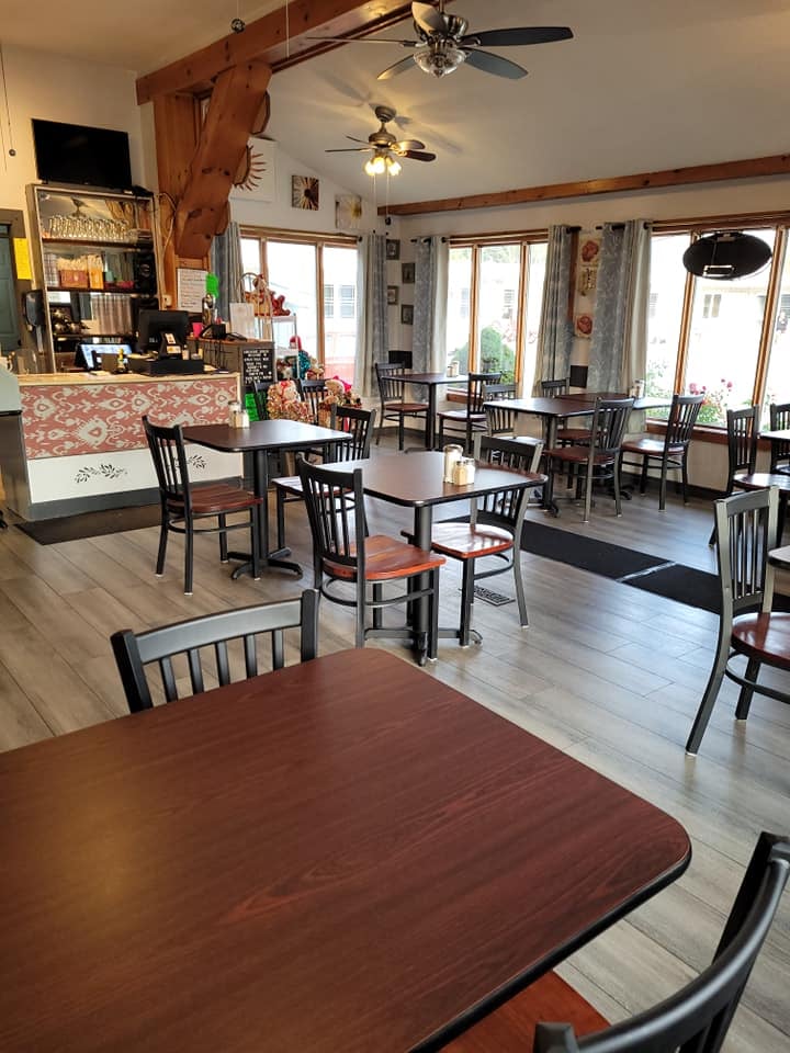 OSTourism's tweet image. Today's #SavourOwenSound feature is Sunshine diner! They opened in April of 2021 and describe themselves as "a Mom/Pop Diner" located at 740 9 Ave. East, Owen Sound. 
Visit owensoundtourism.ca/savour  for details! #OwenSoundTourism #WhereYouWantToDine