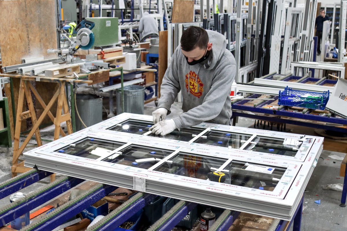 aluplastsystems's tweet photo. Co-Founder and Chairman of @Seal_Lite_Ltd Chris Shearn says customers like their flexiblilty. "We make all sorts of orders because we know what it is like to have a particular idea about something,” he says. https://t.co/UakjLPAc58 https://t.co/GLTpY2EX4A