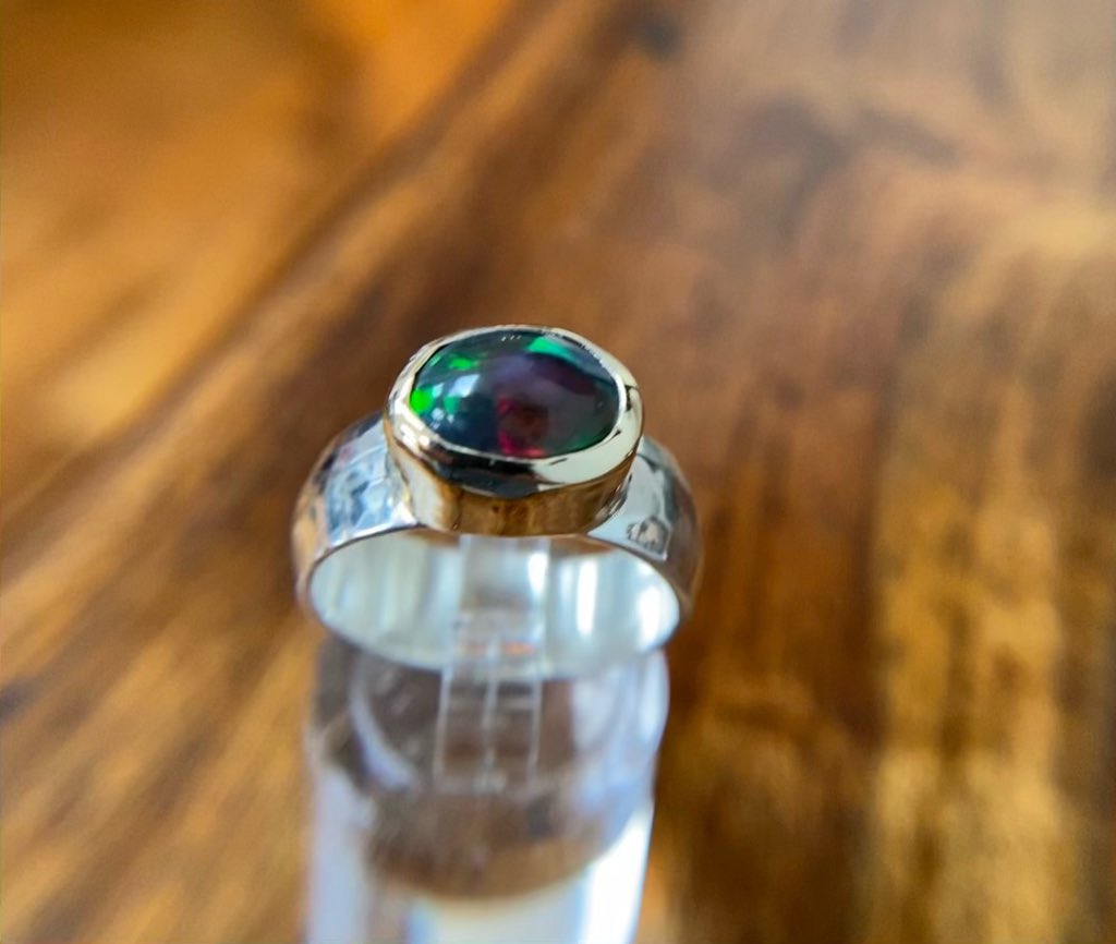 Be True Opal Ring

Delicate and bold, sweet and mysterious. Handcrafted sterling silver hammered ring with black Opal set in 9 carat gold, each stone is unique.

yaronmorhaim.com/index.php/prod…
