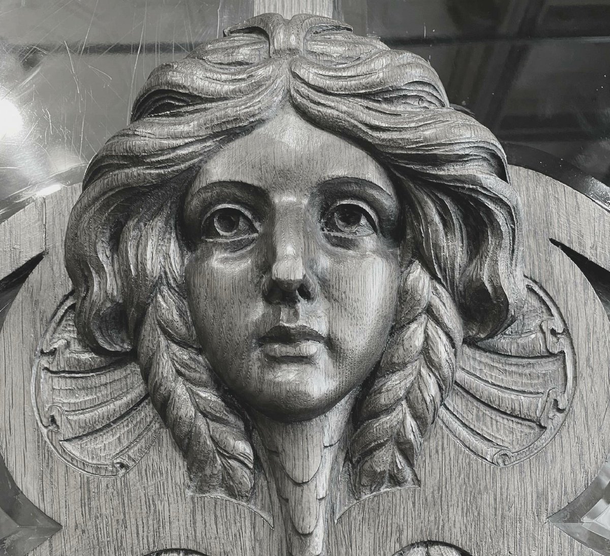 Завтра, 8 марта в 16:00 пройдёт обзорная экскурсия по музею. 
На экскурсии мы предлагаем вам найти все женские образы в особняке Куриной. На некоторых из них мы обязательно остановимся подробнее. 

200 руб.
#культурныевыходные