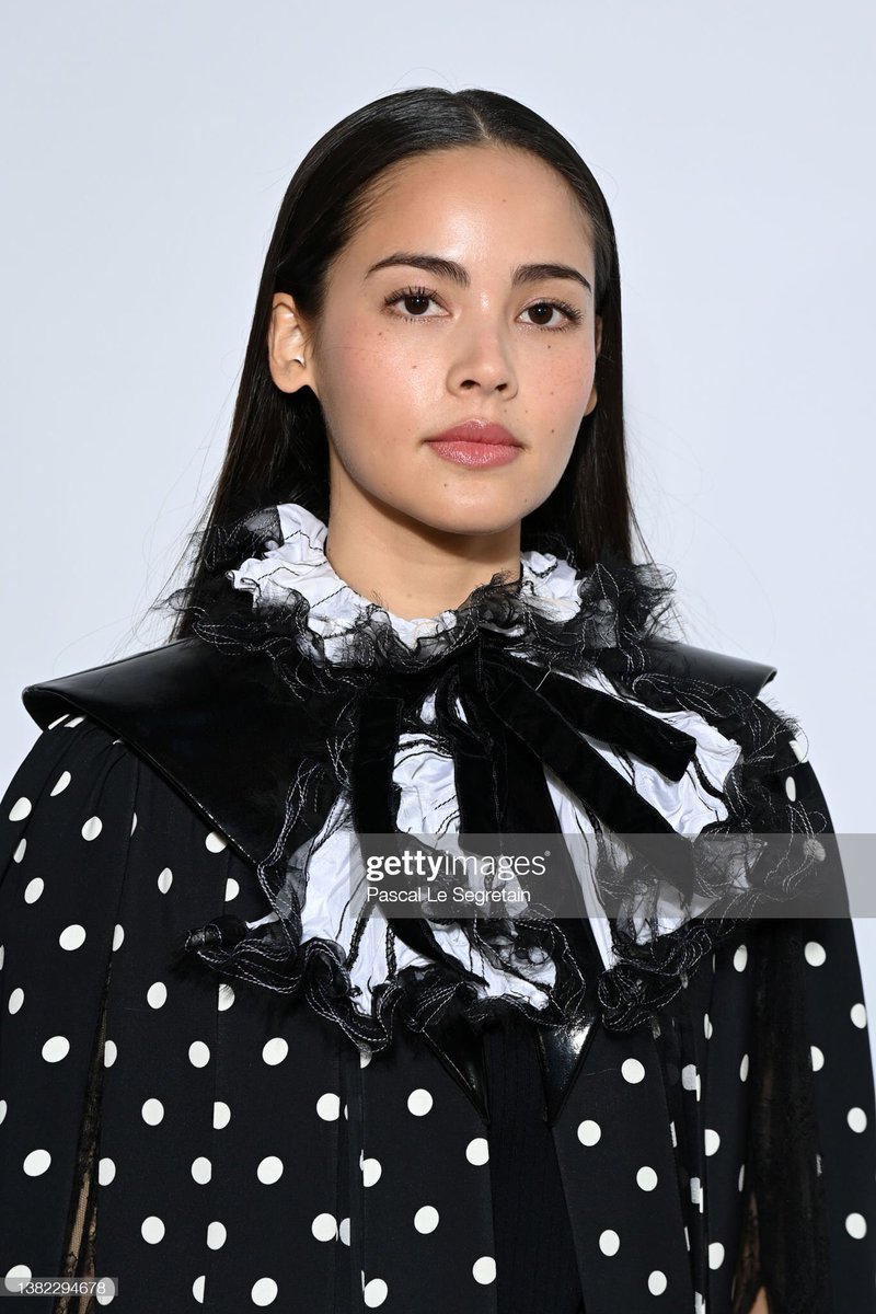 takecare1993's tweet photo. รูปในgetty มาเร็วมากกกก อิอิ กิสๆน่าจะทยอยมาอีกเรื่อยๆ 😉😉 #ญาญ่า #urassayas #LVFW22 https://t.co/nOAz7n1WuS