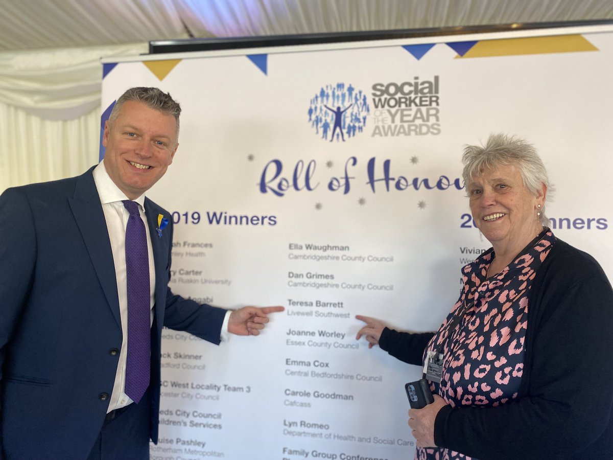 LukePollard's tweet photo. Very special day for #plymouth’s Teresa Barrett from @livewellsw who is in Parliament for the Social Worker of the Year Awards that she won! Proud day for Teresa and proper recognition of social workers as a profession. Well done Teresa! https://t.co/zoWFjxs7zg