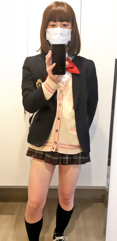 akiko_josou's tweet photo. 家の中なら安心して超ミニスカになれる😤 https://t.co/fpByDVvUyZ