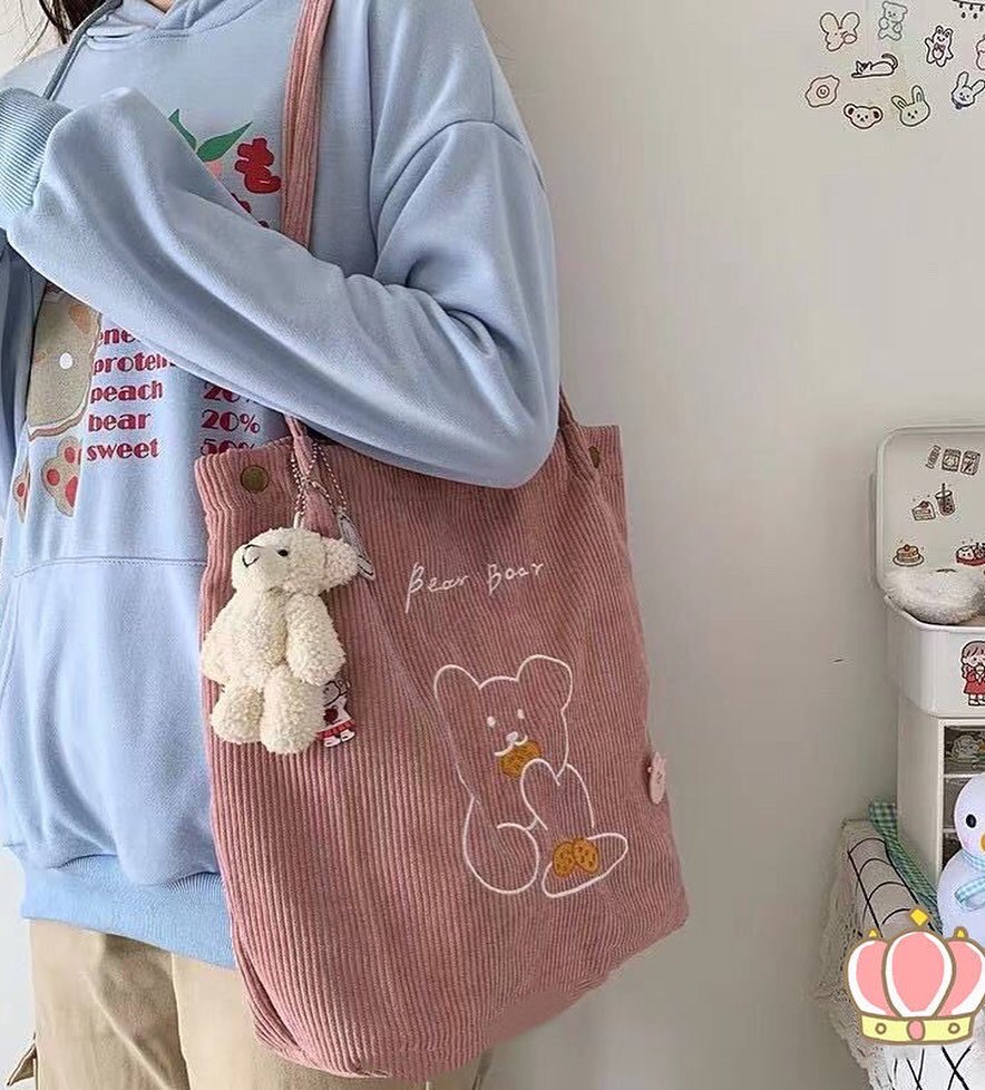 jakaikaaa's tweet photo. =͟͟͞♡ Price : 169฿.- | 𝚌𝚘𝚍𝚎: 𝟶𝟺𝟶
εїз มี2สี  ชมพู ขาว | ส่งฟรี ใบต่อไป+5
εїз วัสดุ : ผ้าลูกฟูก 
εїз ขนาด : กว้าง 33*สูง 36*กว้างฐาน 12 cm 
εїз สายสะพายยาว 30 cm
εїз ใส่A4 / ไอแพดได้💖

#กระเป๋าผ้า #กระเป๋าไอแพด #กระเป๋า #กระเป๋าสะพายข้าง #รับตัวแทน #กระเป๋าเกาหลี https://t.co/rvSI2g9neO