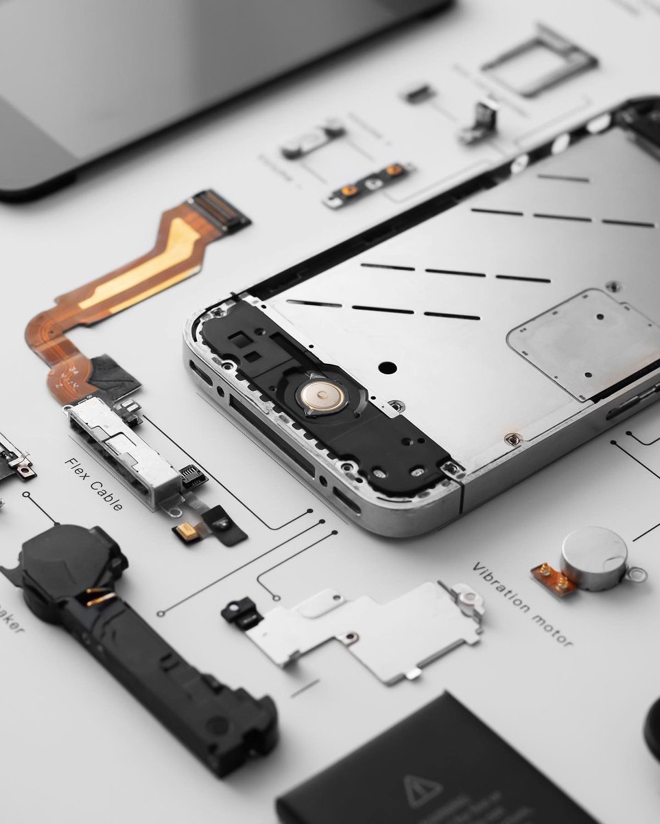 GridStudiocc's tweet photo. This is such a unique way to showcase the iPhone 4S.
https://t.co/3Etm7QTKcn https://t.co/YBa98JRzQY