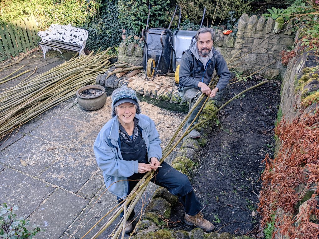 WOLCT's tweet photo. Sunny weather helped progress at the Spiling Job in #roseburn.  Living willow stakes are now in place and all rods tethered for weaving.  Can't wait to get wattling tomorrow !  @_EarthCalling_ #willow #workingtogether #traditionalskill #volunteers https://t.co/7IxH0jIXjk