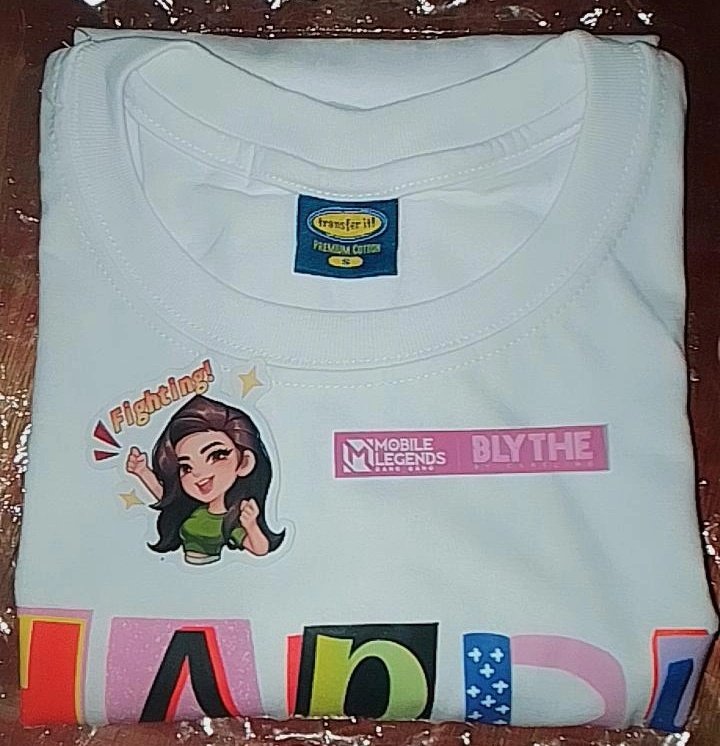 povofsam_'s tweet photo. thank you so much po @SethDreaFairies 🥺💚 ang ganda ganda po talaga huhu and thank you rin po @willowmerch and kay ate kath po @swiftieblythe 💚💛 

#AndreaBrillantes https://t.co/o6tSHEQAlk